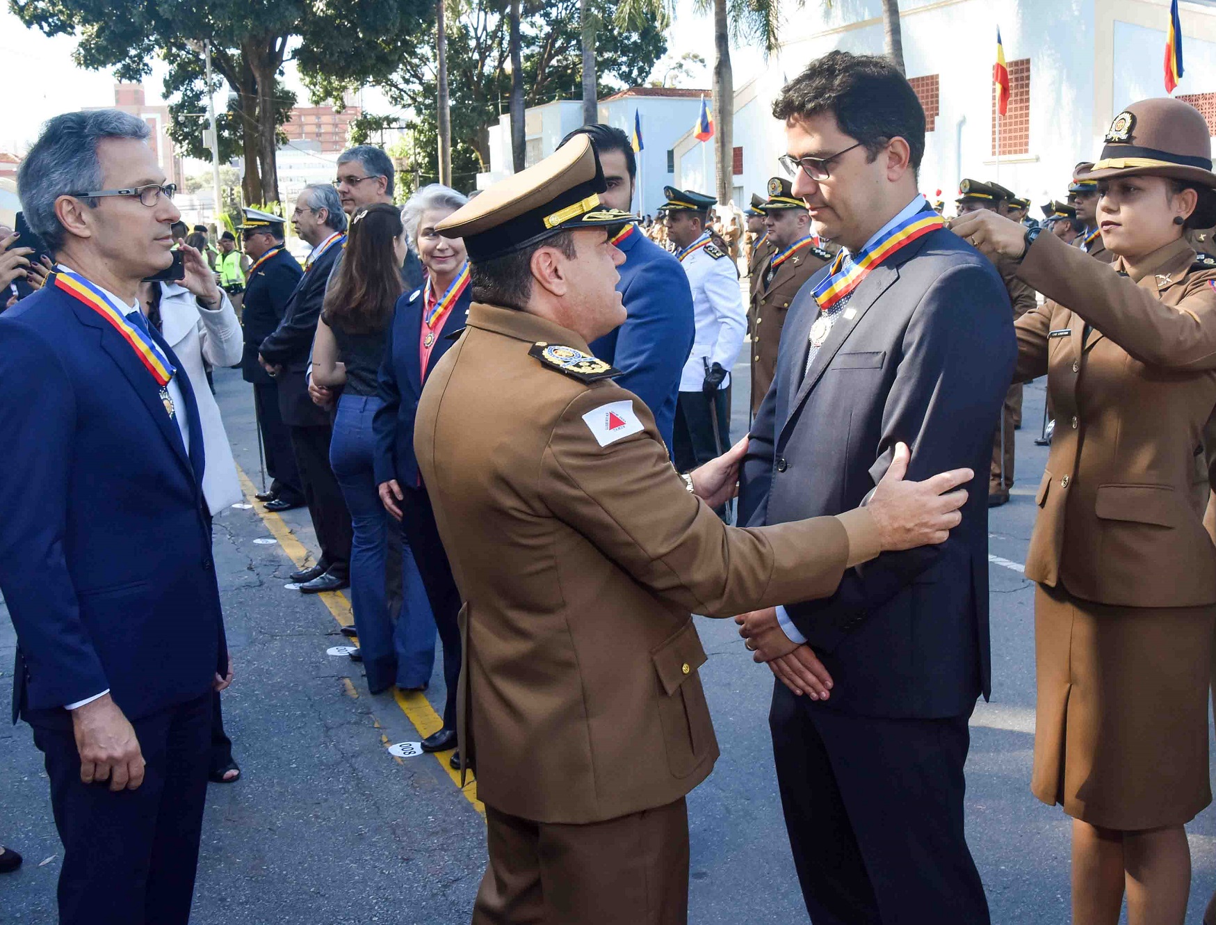 Controlador recebe Medalha Alferes Tiradentes
